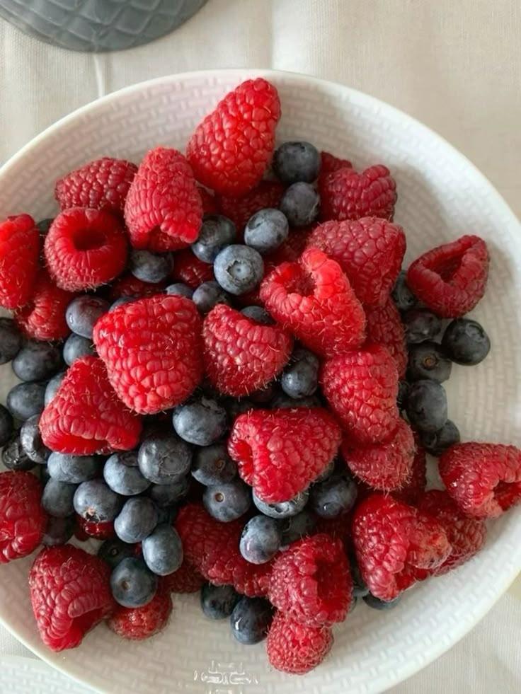 Berry Harvest Medley: Freshness in Every Bite